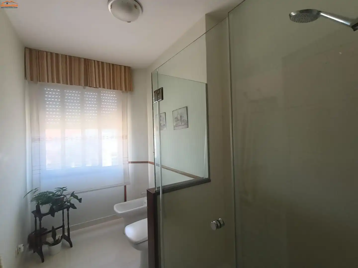 Baño de Piso en venta en Tomiño con Calefacción, Terraza y Balcón