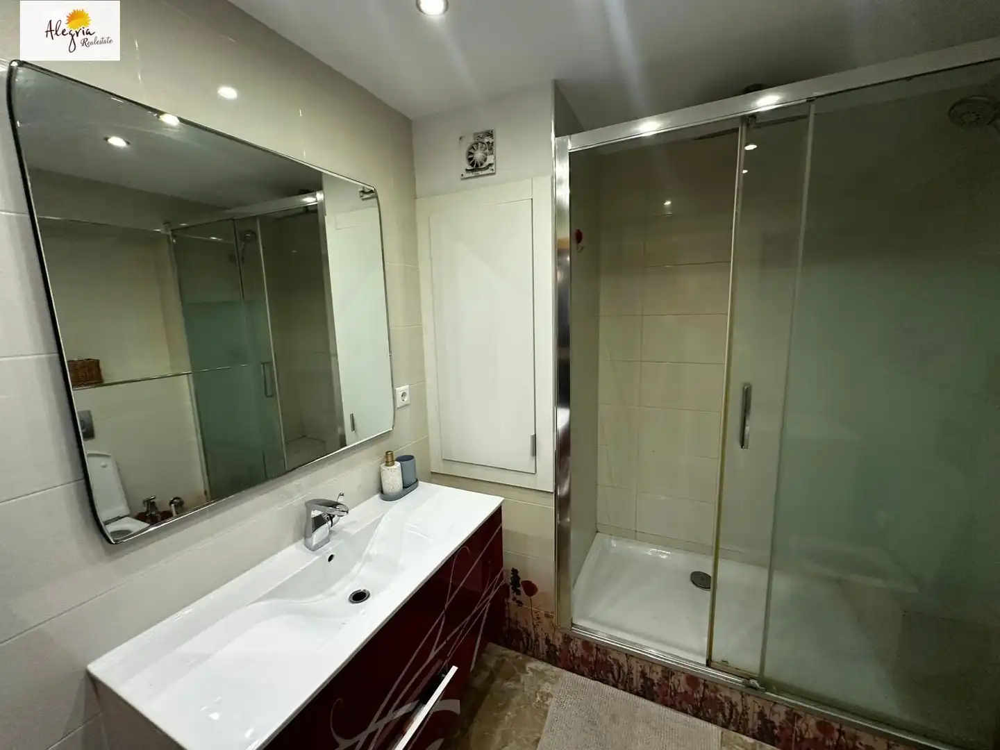 Baño de Apartamento de alquiler en Valencia con Aire acondicionado, Calefacción y Amueblado