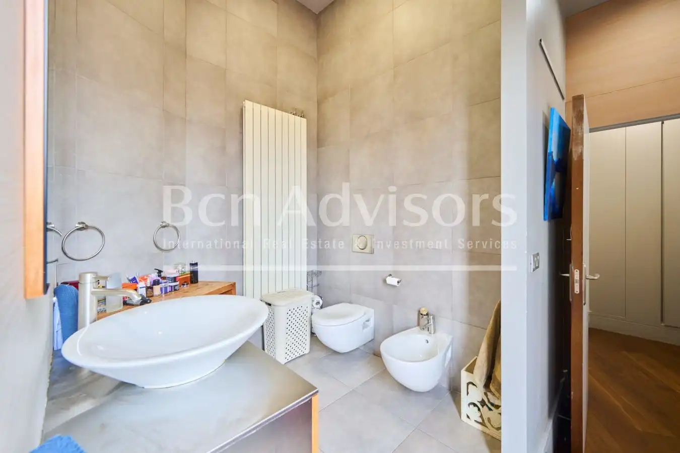 Bathroom of Attic for sale in Barcelona  with Air Conditioner, Heating and Parquet flooring