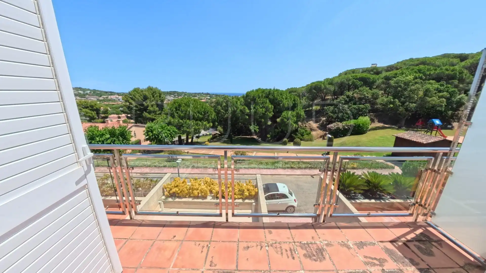 Terrasse von Einfamilien-Reihenhaus zur Miete in Sant Feliu de Guíxols mit Klimaanlage, Heizung und Privatgarten