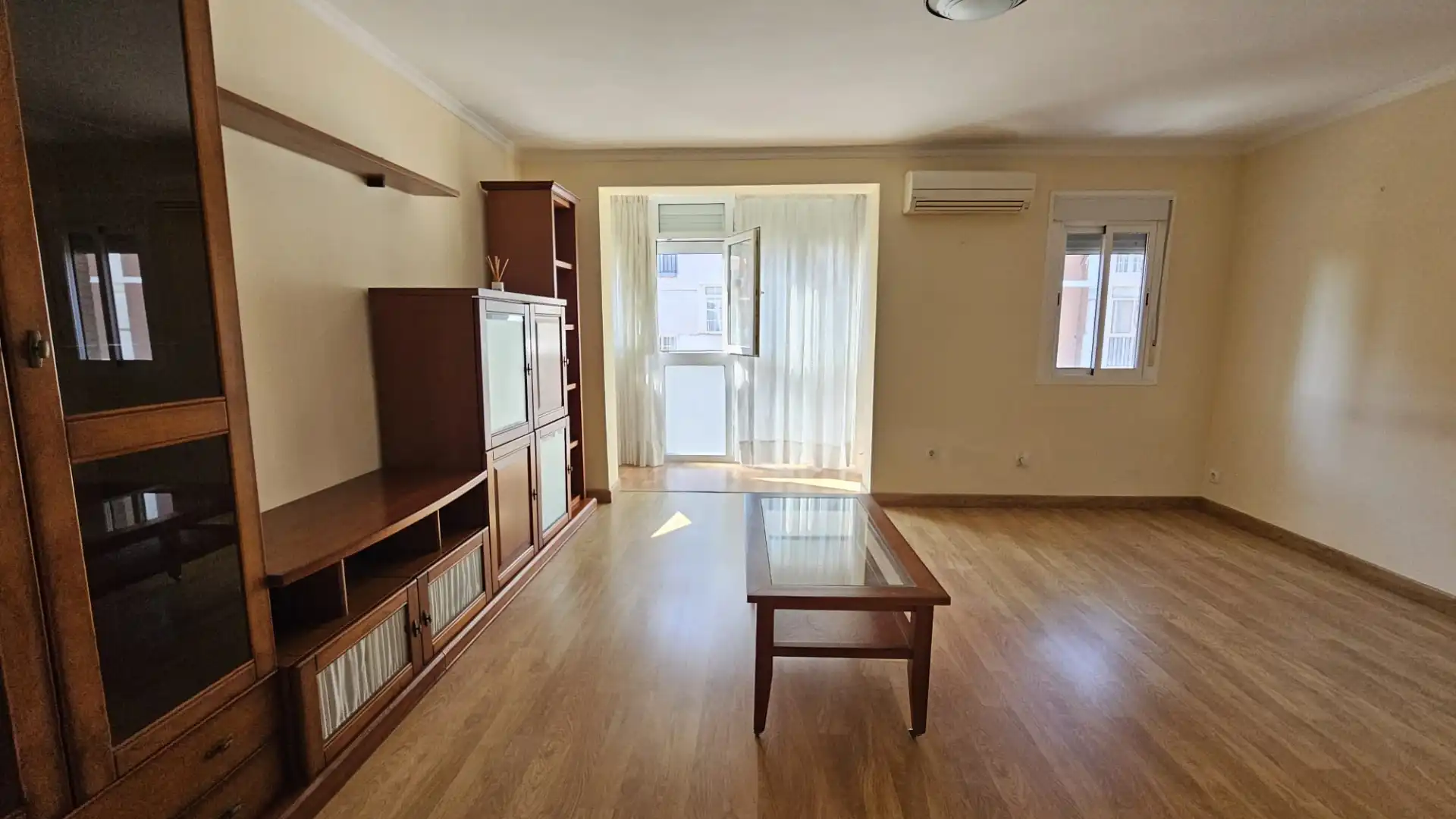 Sala d'estar de Pis en venda en Cádiz amb Aire condicionat i Terrassa
