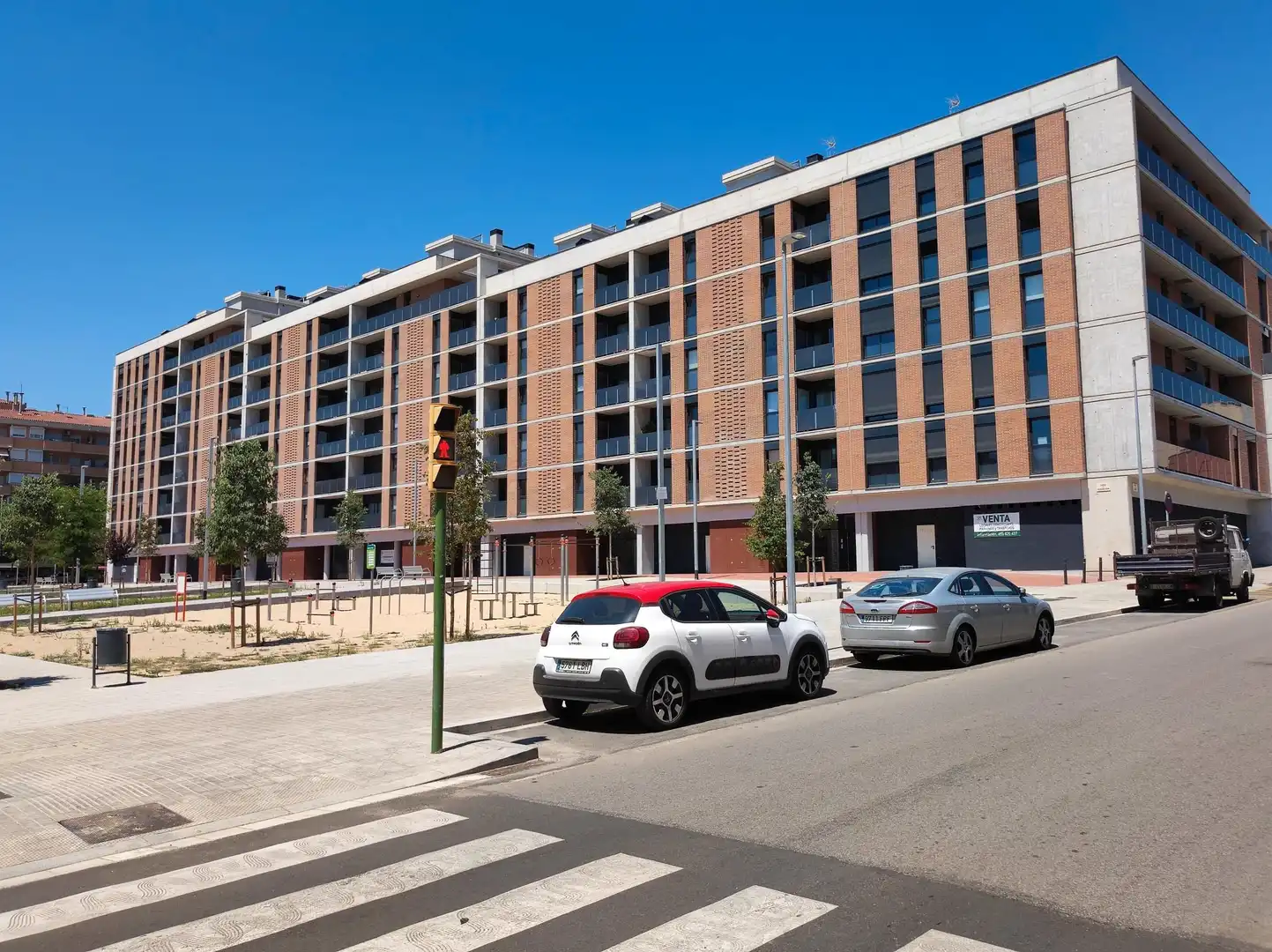 Business premises to rent in Centre - Sant Oleguer, imagen 2