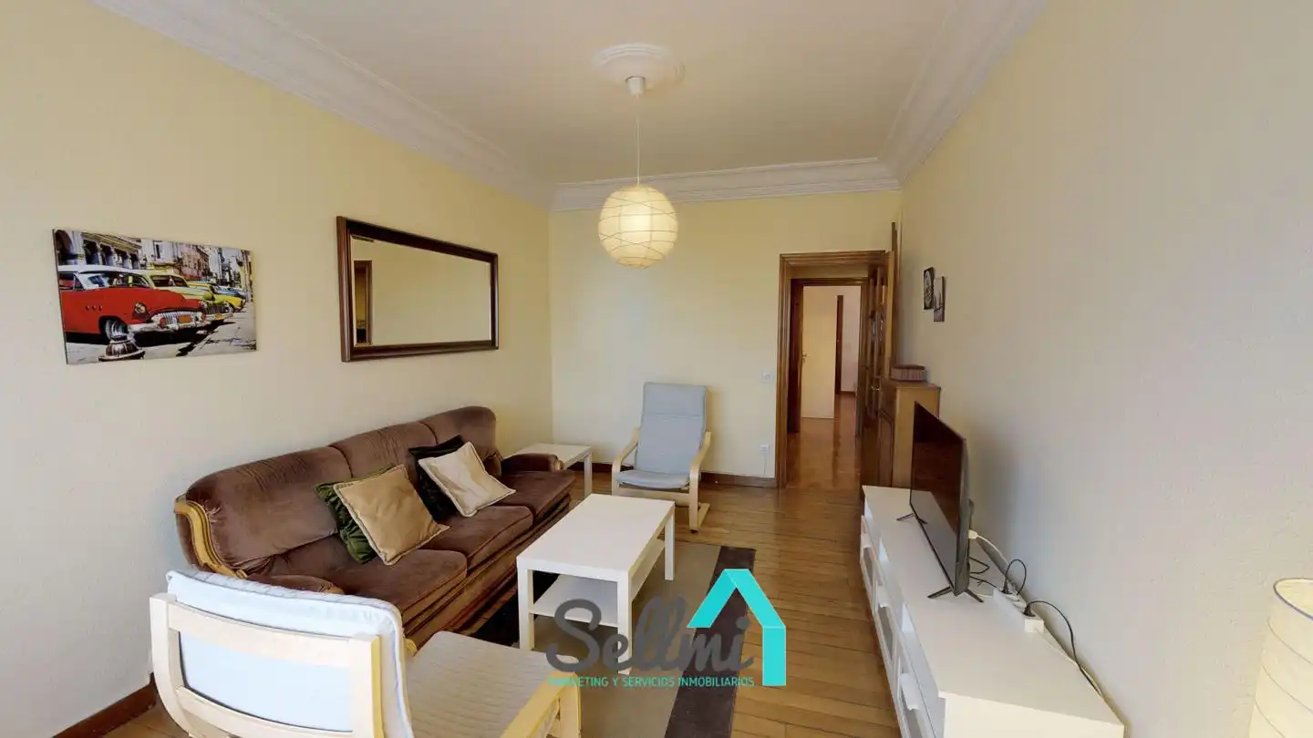 Living room of Flat for rent in Oviedo   with Heating, Parquet flooring and Furnished