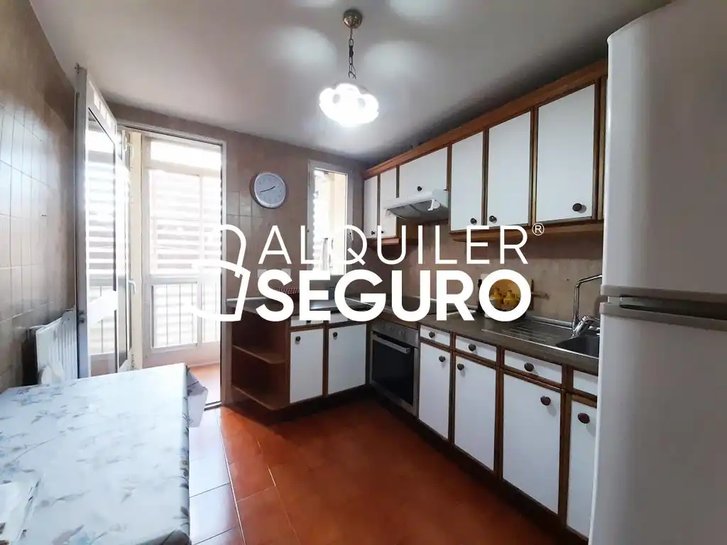 Cocina de Piso de alquiler en Madrid con Calefacción