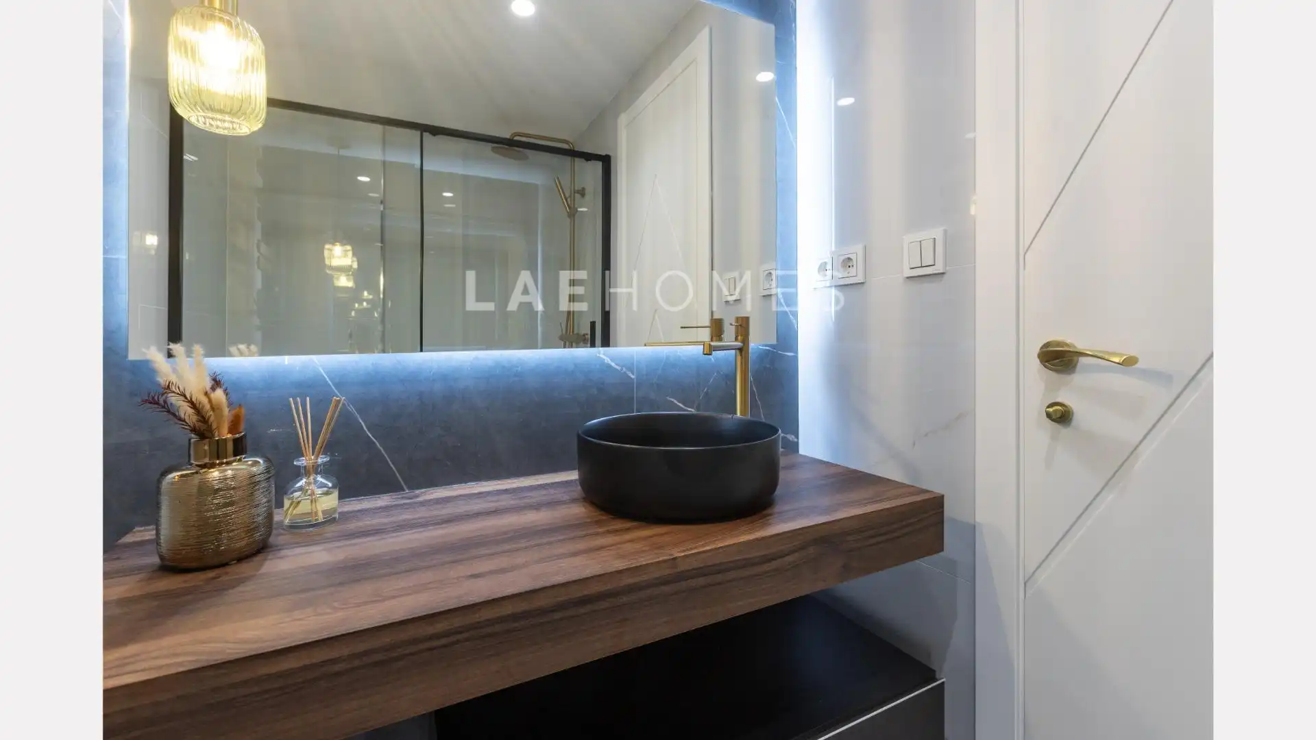 Badezimmer von Dachboden zum Verkauf in Marbella mit Terrasse