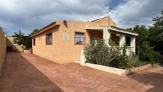 Exterior view of House or chalet for sale in La Pobla de Vallbona  with Private garden, Terrace and Swimming Pool