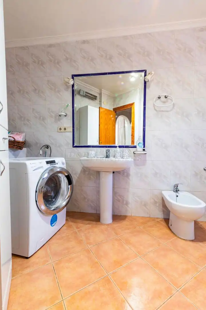 Badezimmer von Haus oder Chalet zum Verkauf in Orihuela mit Privatgarten, Abstellraum und Schwimmbad