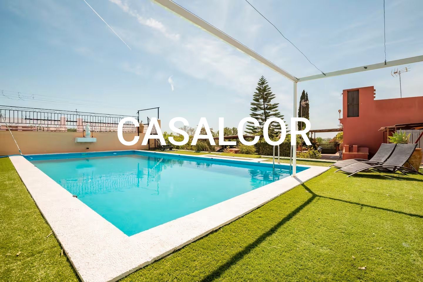 Swimming pool of Loft to rent in Carmona  with Air Conditioner, Private garden and Furnished