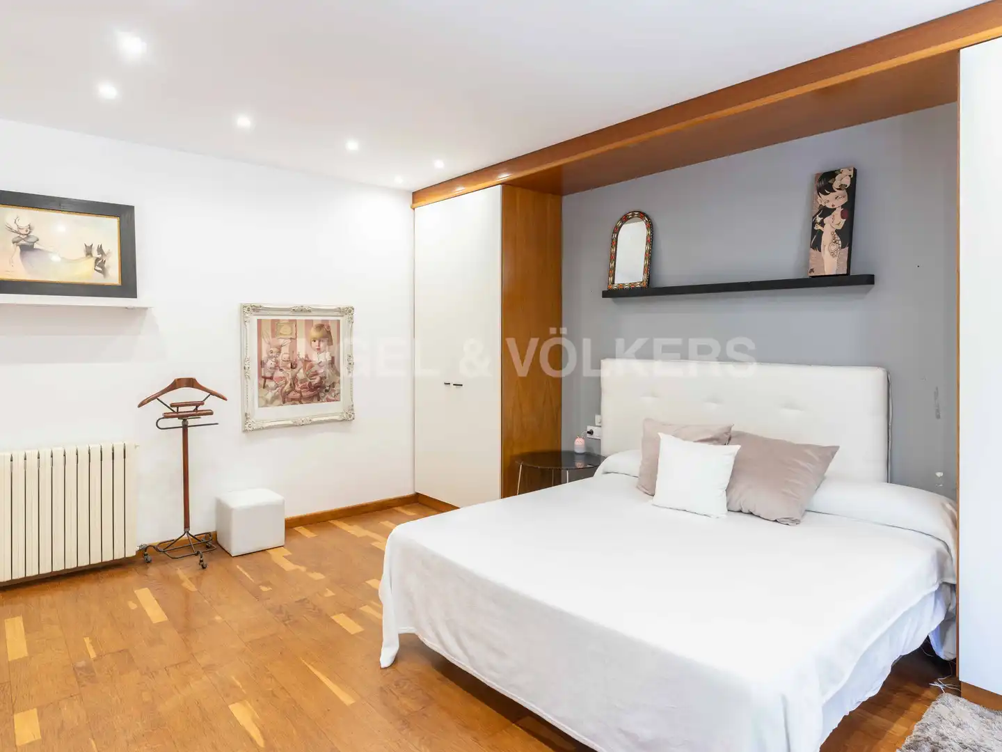Schlafzimmer von Haus oder Chalet zum Verkauf in Pineda de Mar mit Klimaanlage, Heizung und Privatgarten