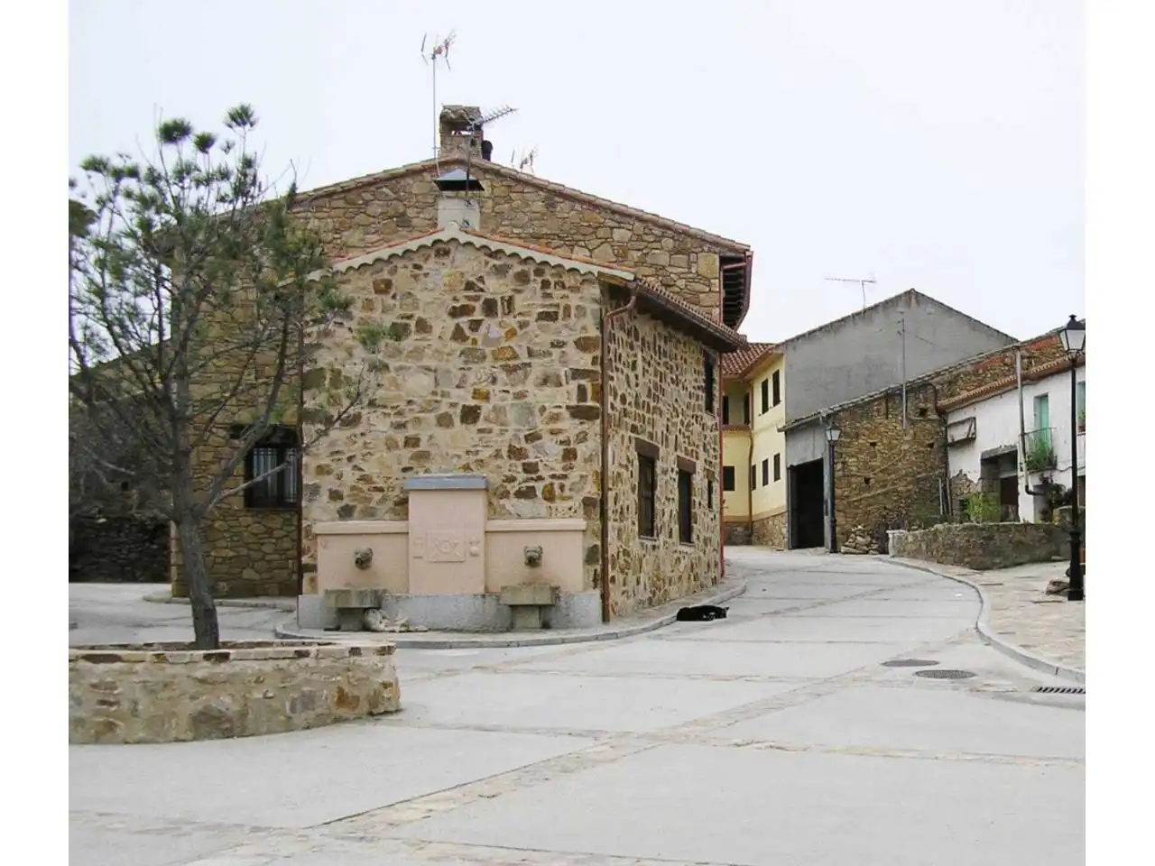 Vista exterior de Casa o chalet en venta en Piñuécar-Gandullas con Jardín privado