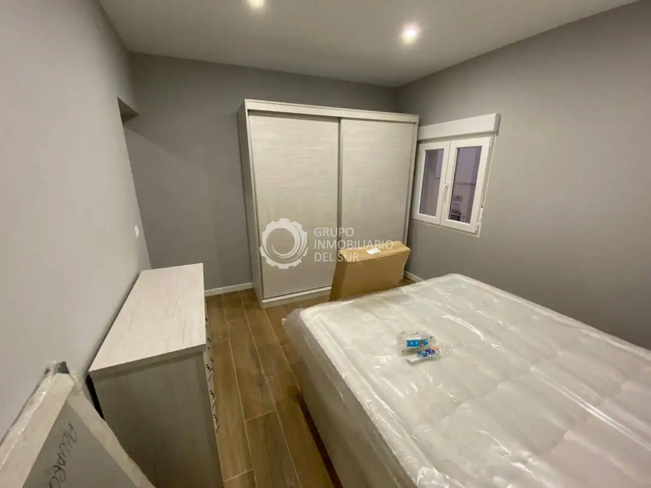Habitación de Piso en venta en Cádiz con Terraza y Alarma