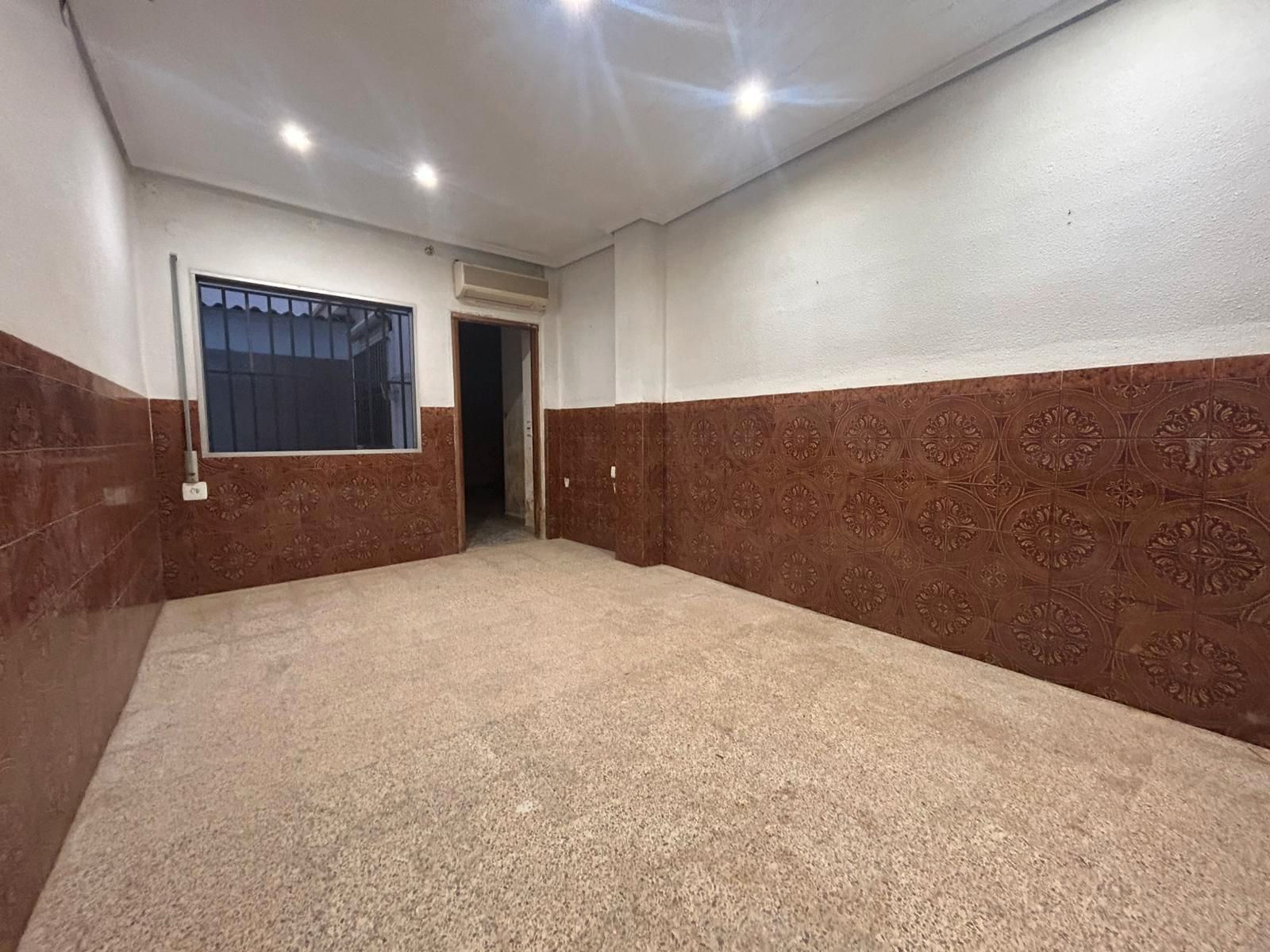 Planta baja for sale in Catarroja  with Air Conditioner and Storage room