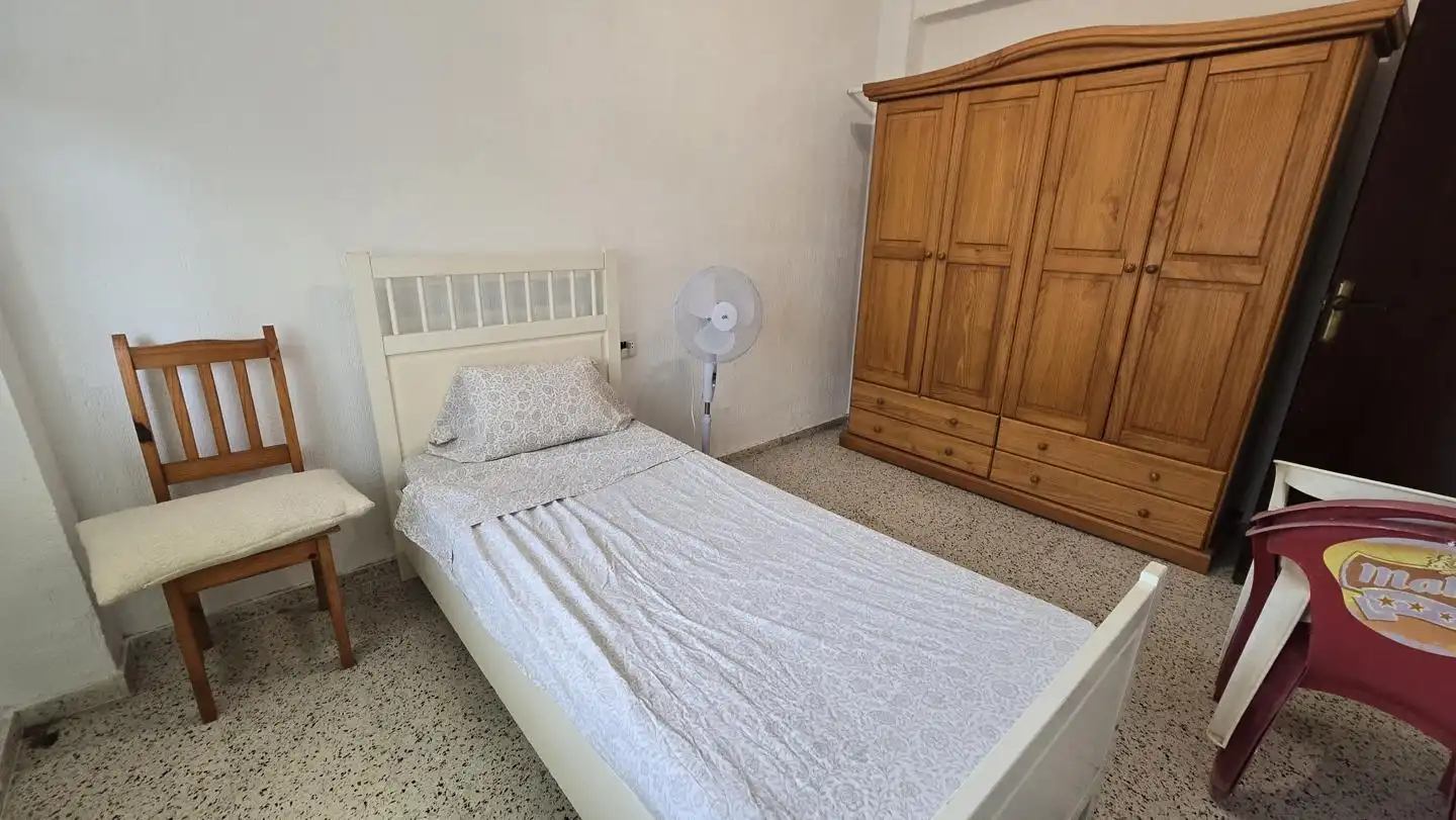 Schlafzimmer von Erdgeschoss zur Miete in Gandia