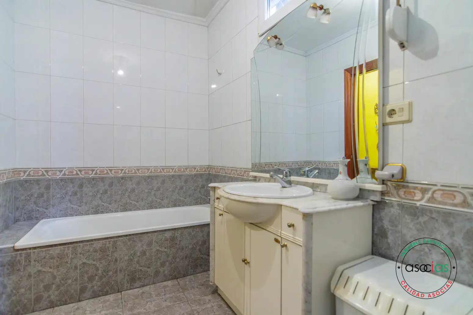 Bathroom of Attic for sale in Langreo  with Heating and Furnished