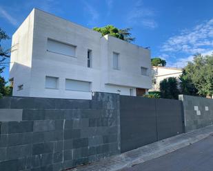 Vista exterior de Casa o xalet en venda en Castellar del Vallès amb Terrassa