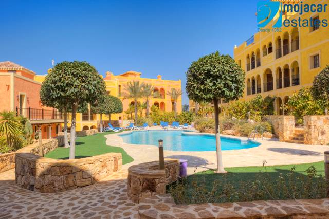 Apartamento en Venta en N/A, -1 en Desert Spring Golf