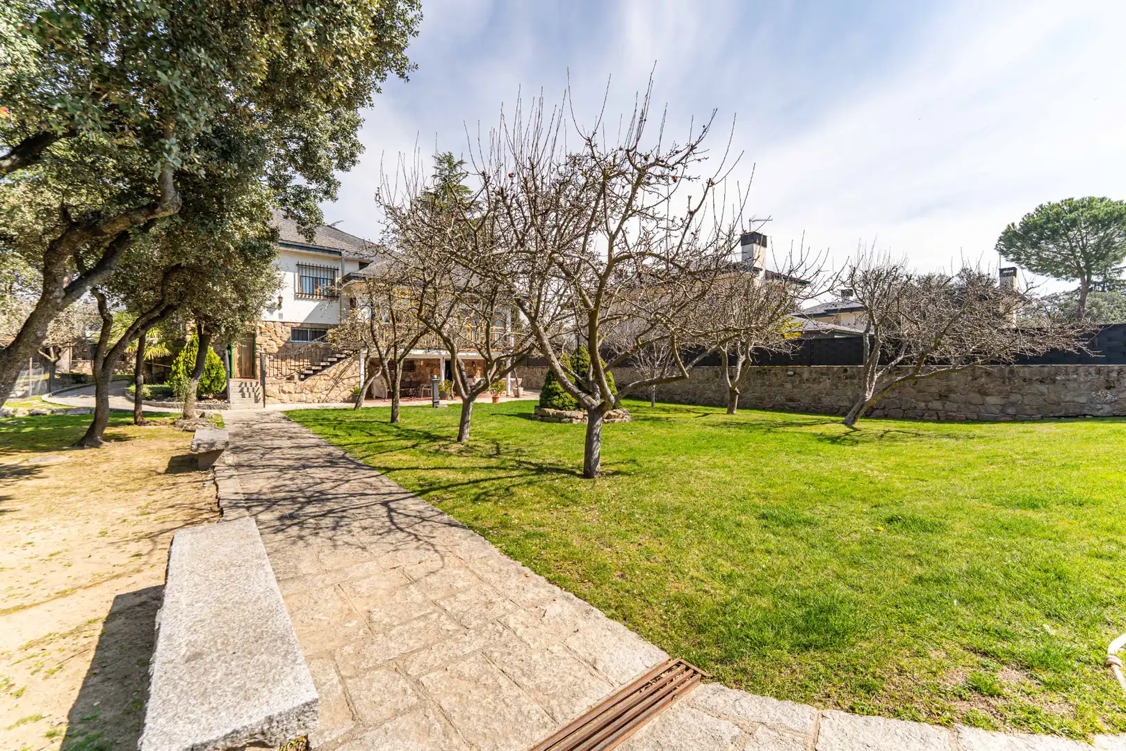 Garden of Houses for sale in Alpedrete  with Furnished