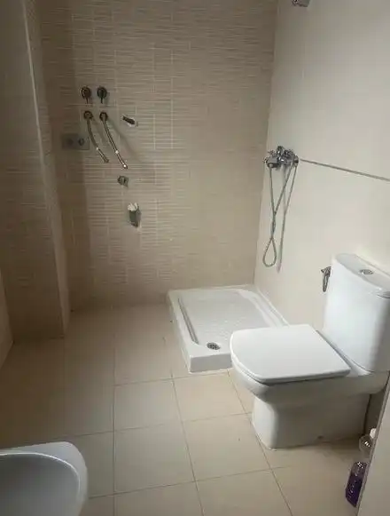 Bathroom of Apartments for sale in Granada  with Heating