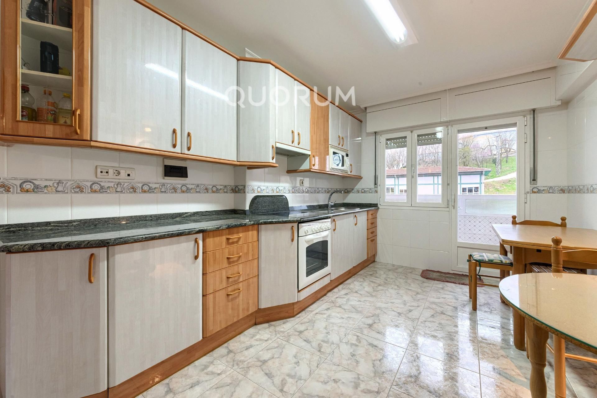 Cuina de Pis en venda en Barakaldo  amb Balcó