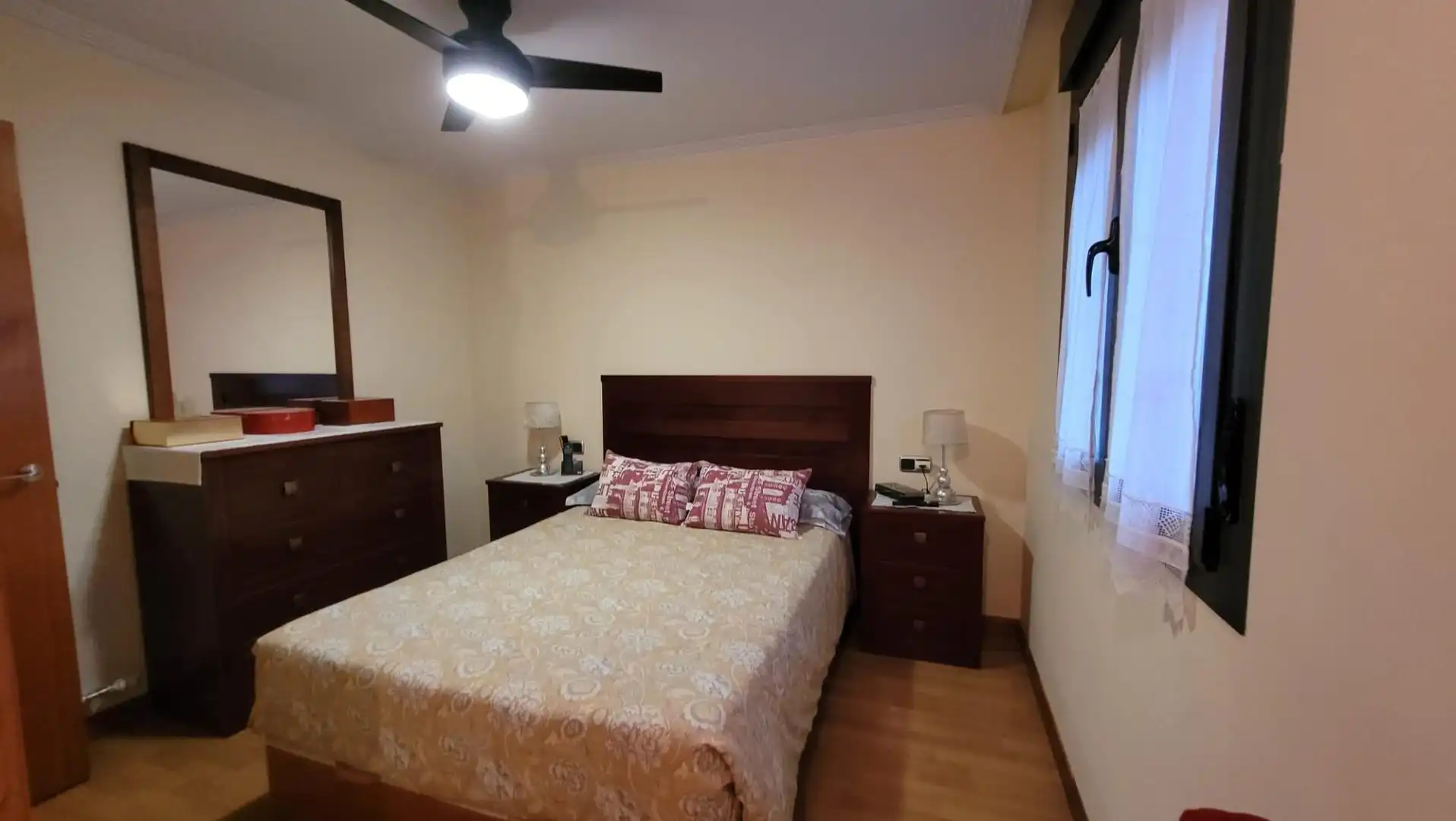 Dormitori de Casa adosada en venda en Garrido