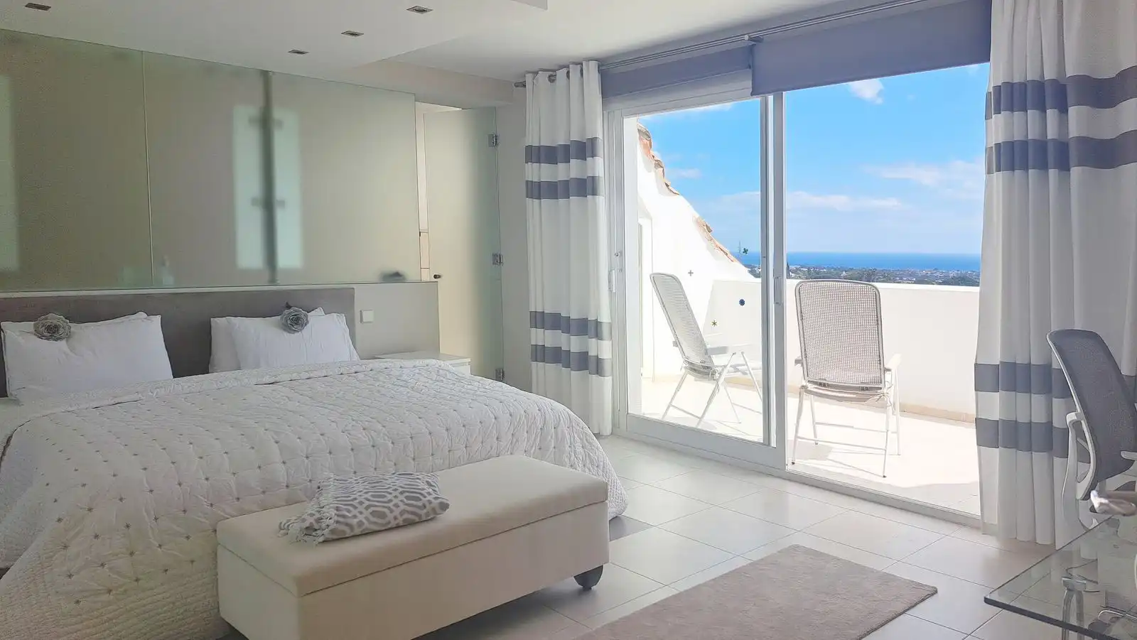 Chalet con piscina en venta en La Quinta, imagen 9