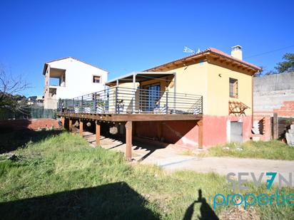 Exterior view of House or chalet for sale in Santa Cruz del Retamar  with Heating, Terrace and Storage room