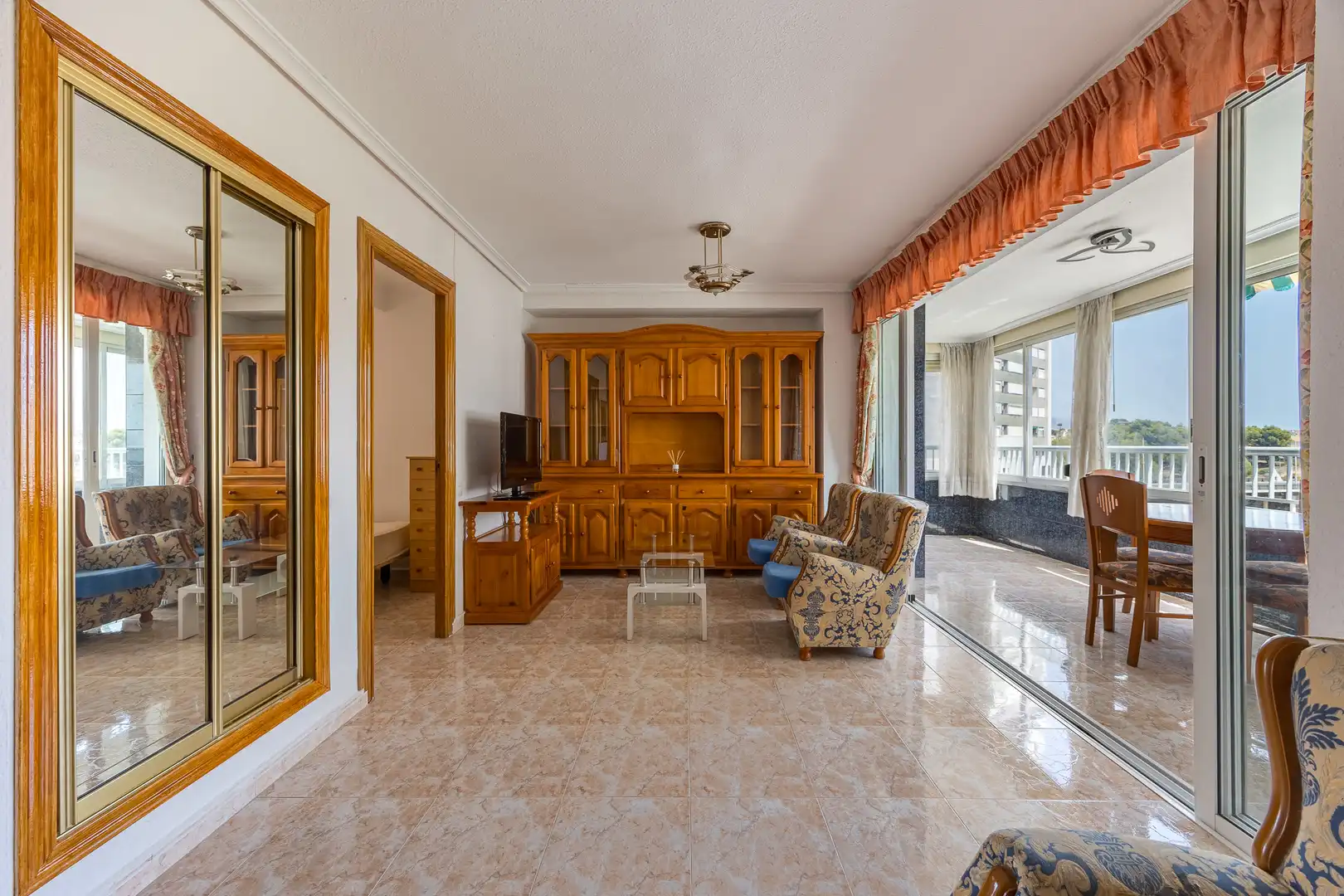 Living room of Apartments for sale in Benidorm  with Swimming Pool, Furnished and Community pool