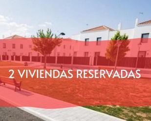 Vista exterior de Casa adosada en venda en Manzanilla amb Jardí privat i Terrassa