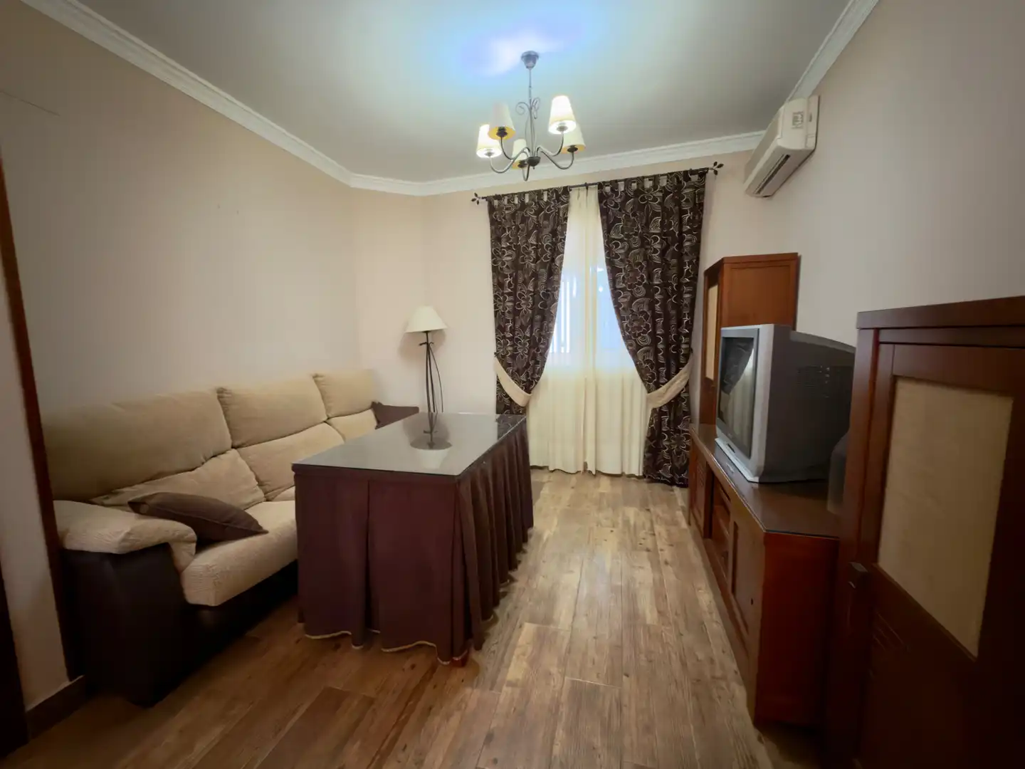 Sala de estar de Casa adosada en venta en Bornos con Aire acondicionado, Terraza y Amueblado
