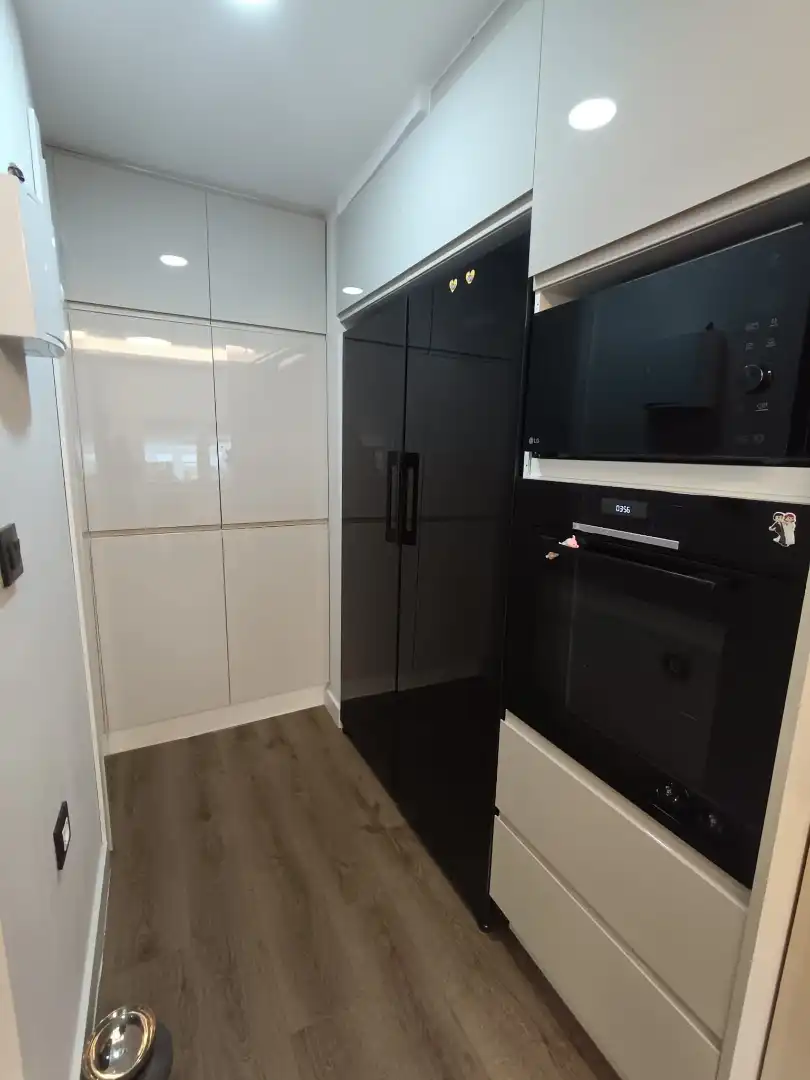 Cocina de Piso en venta en Vigo  con Horno y Lavadora
