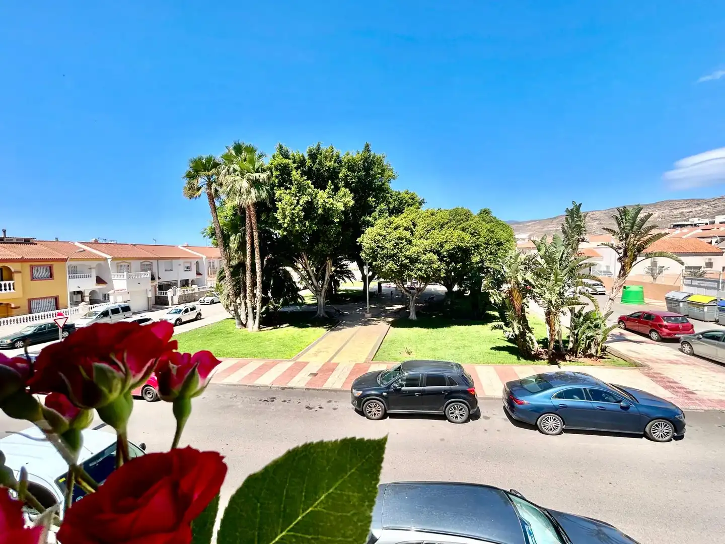 Vista exterior de Casa adosada en venta en Roquetas de Mar con Jardín privado, Terraza y Horno