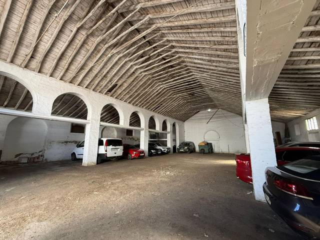 Nave industrial en Venta en Calle de Sorolla en Pilas