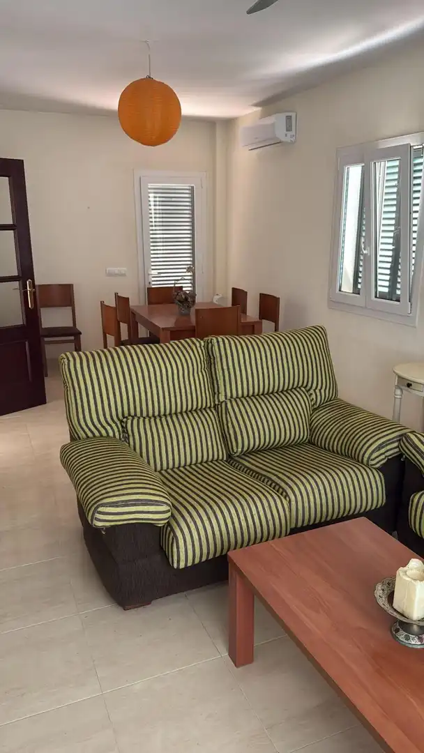 Sala de estar de Casa adosada en venta en Chiclana de la Frontera con Jardín privado, Terraza y Balcón