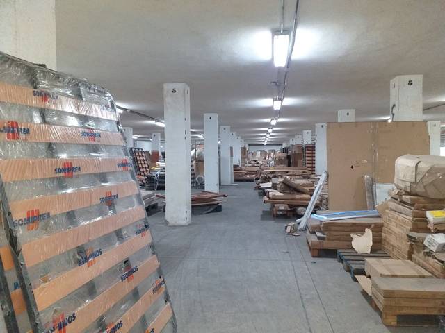 Nave industrial en Alquiler en La Cuesta -Finca España