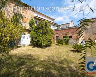 Jardí de Finca rústica en venda en Garrigàs amb Jardí privat