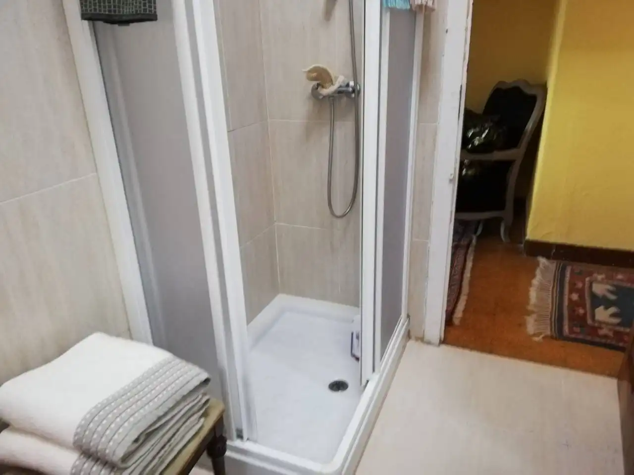 Baño de Piso de alquiler en Vilagarcía de Arousa con Calefacción, Parquet y Amueblado