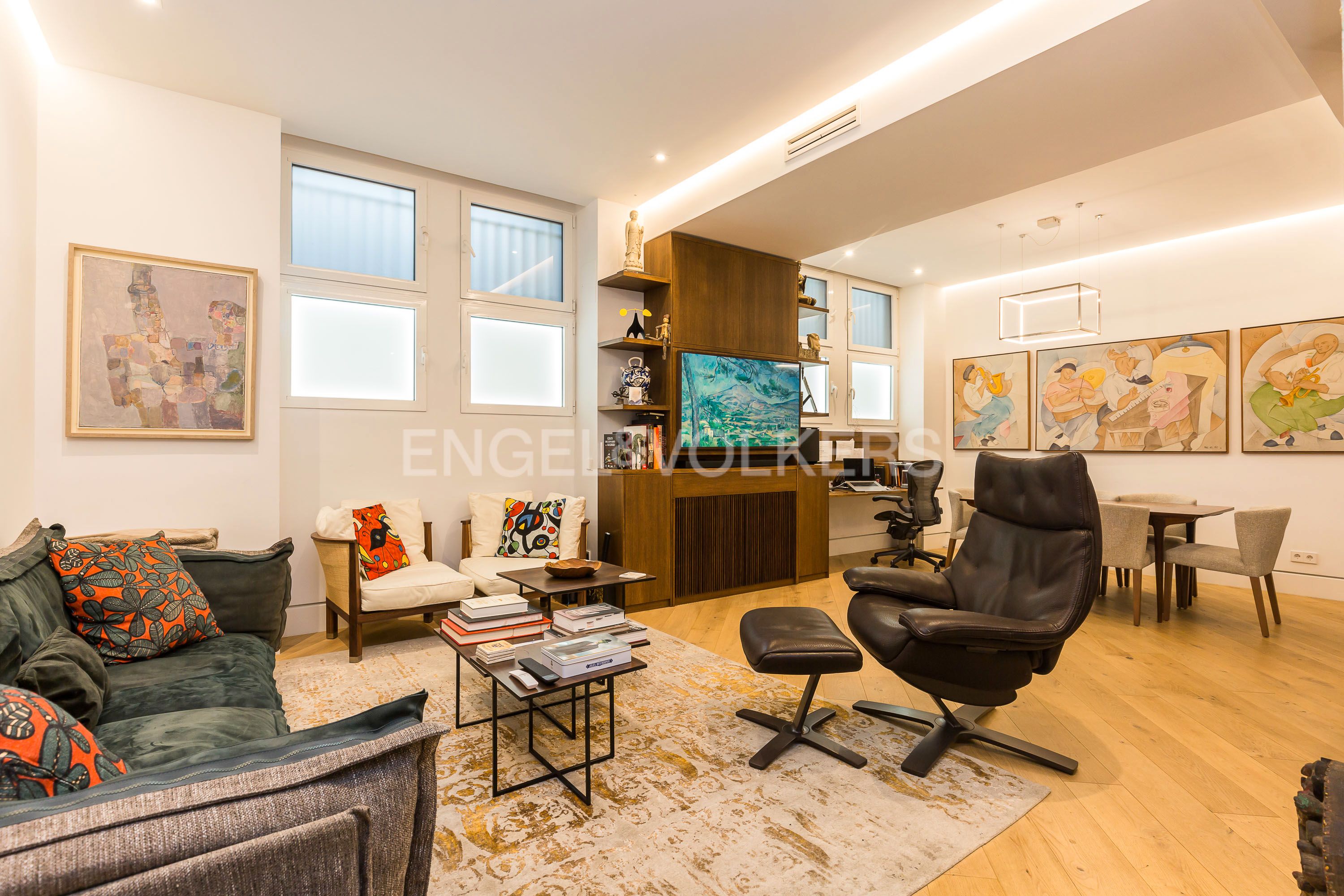 Living room of Apartment for sale in  Madrid Capital  with Air Conditioner, Heating and Storage room