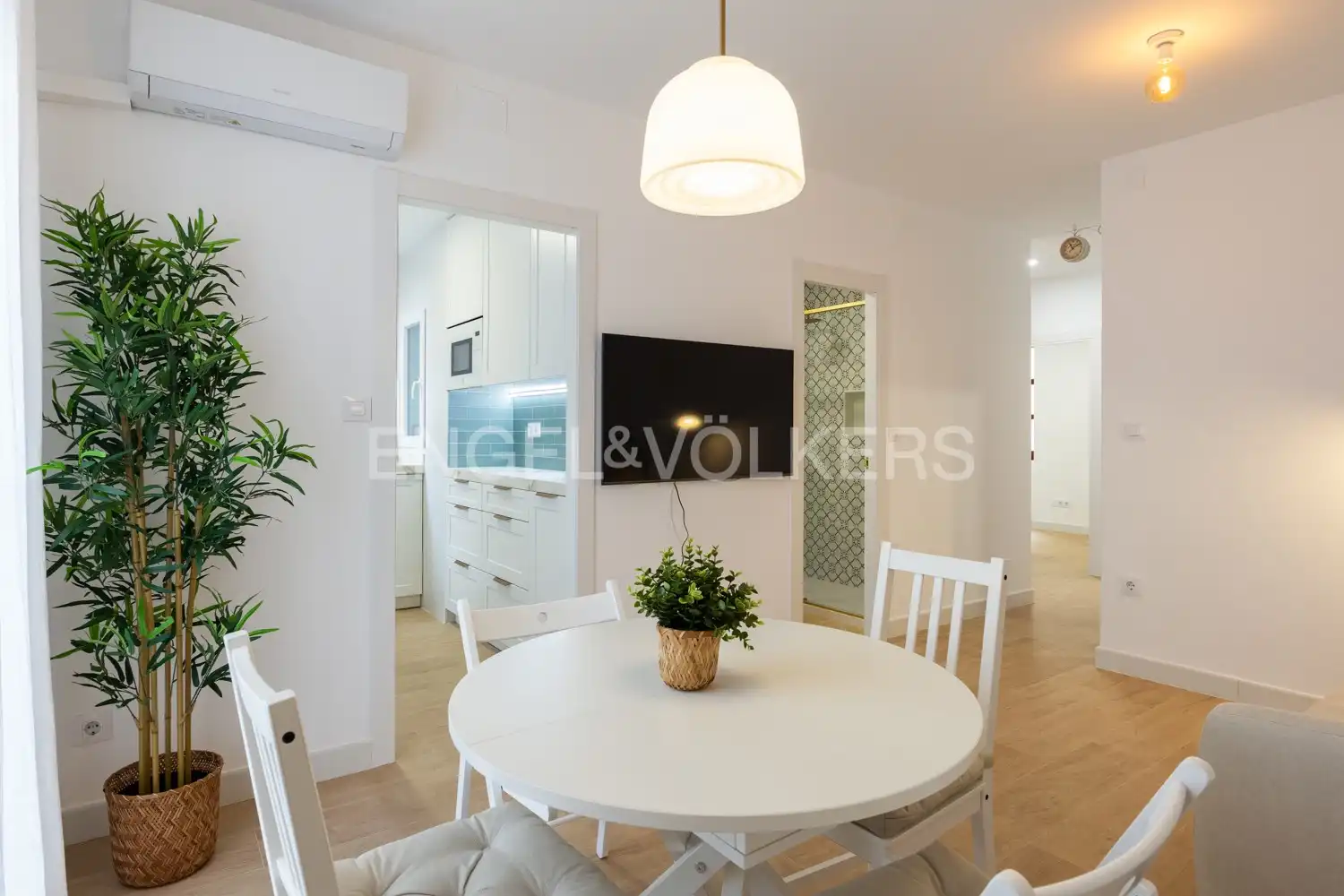 Dining room of Flat for rent in  Valencia Capital  with Air Conditioner, Heating and Furnished