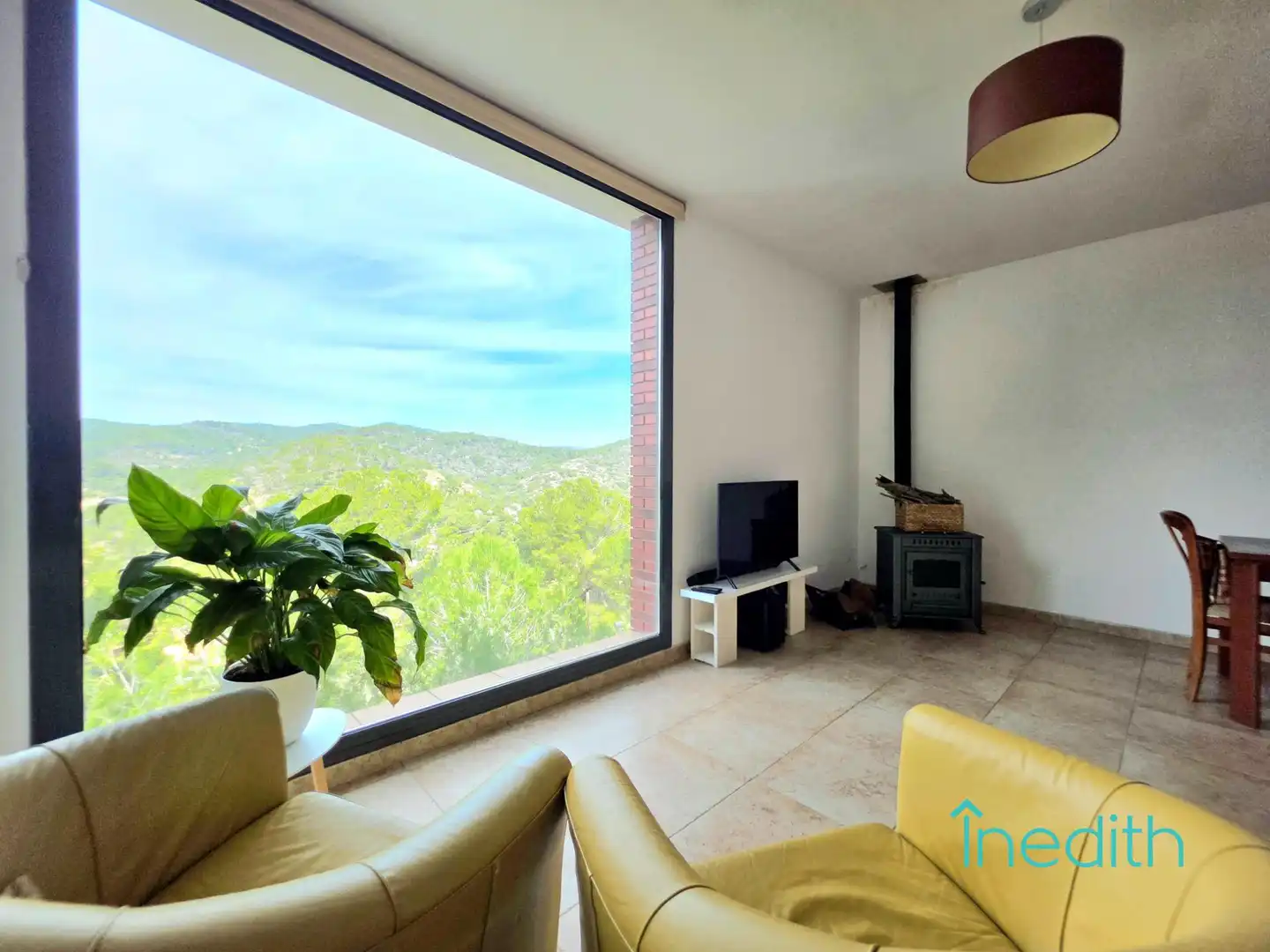 Wohnzimmer von Haus oder Chalet zum Verkauf in Cubelles mit Heizung, Privatgarten und Terrasse