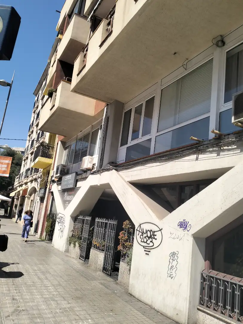 Außenansicht von Wohnung zur Miete in Badalona mit Klimaanlage, Parkett und Ofen