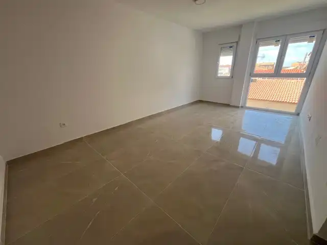 Piso con ascensor en venta en Camarena, imagen 2
