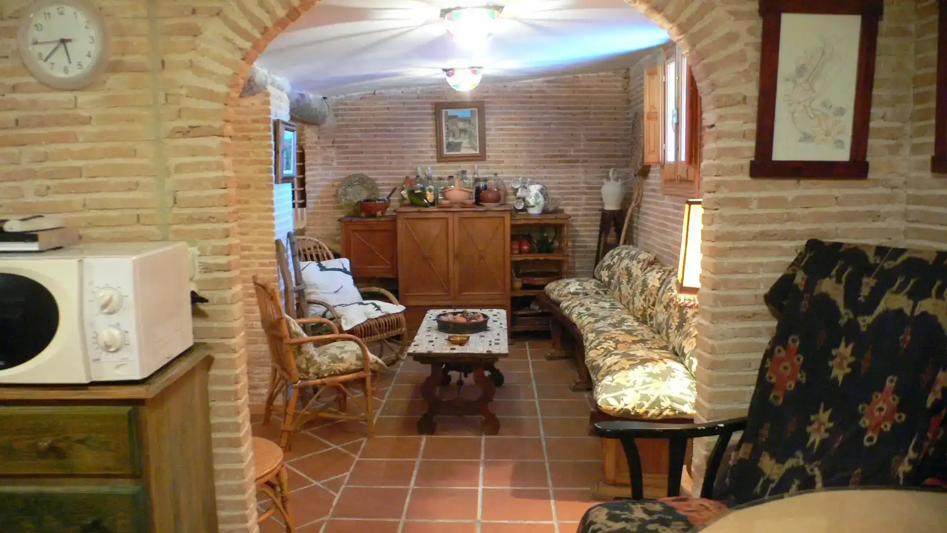 Sala d'estar de Finca rústica en venda en Sienes amb Balcó