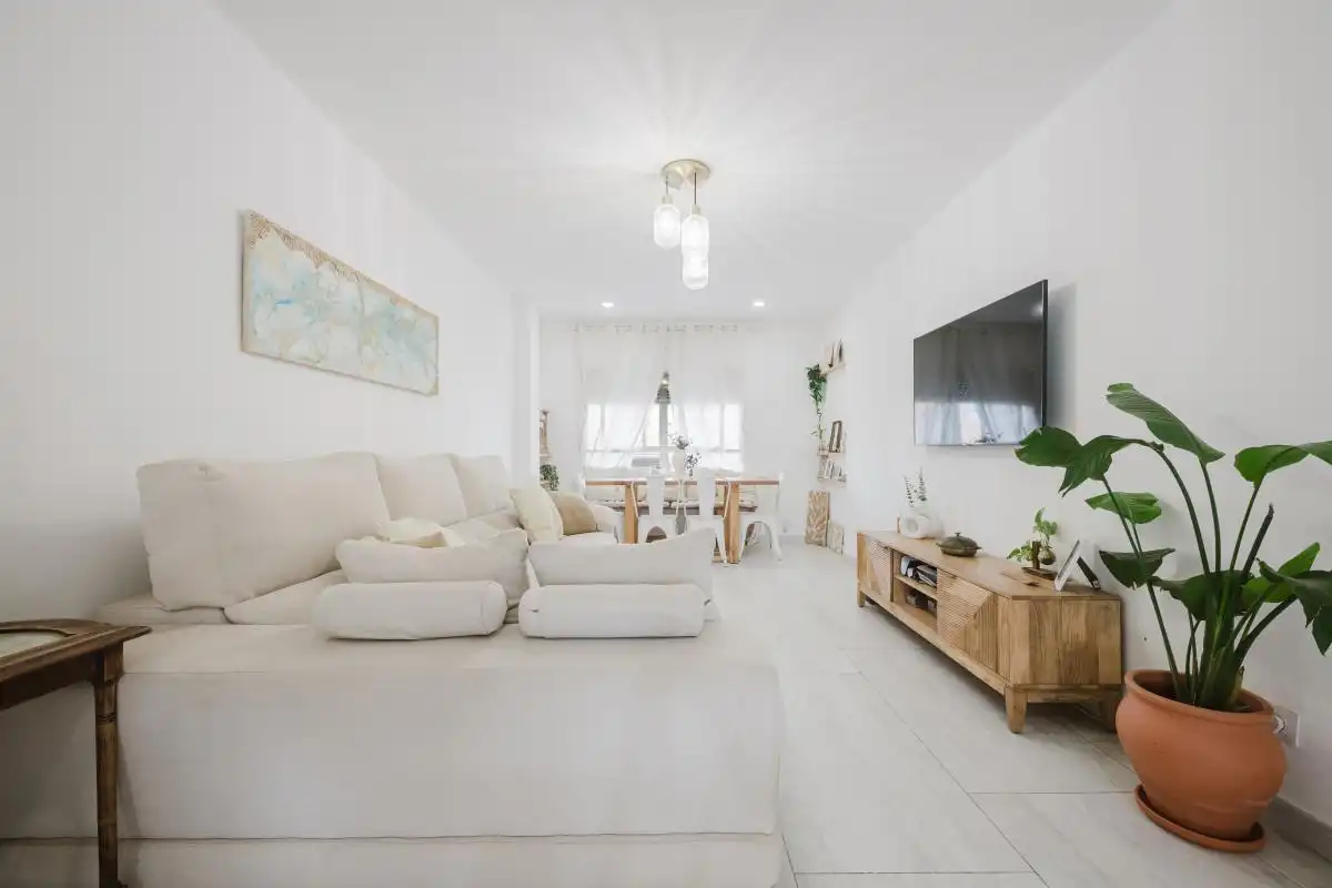 Sala de estar de Piso en venta en Sevilla con Aire acondicionado, Calefacción y Trastero