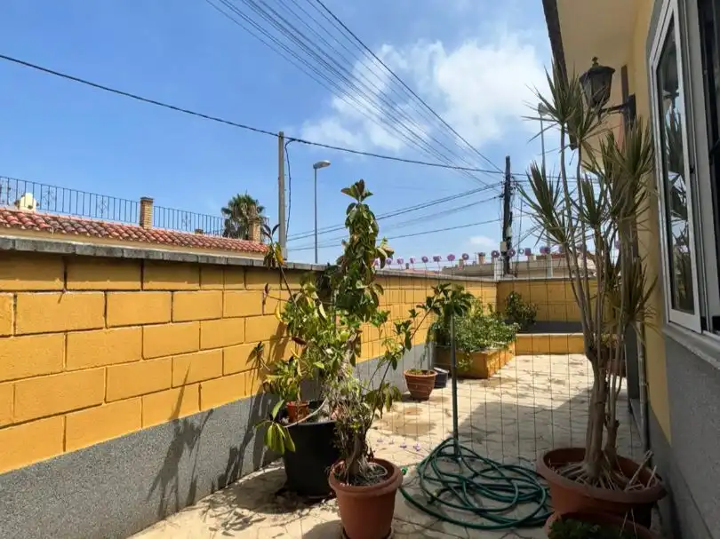 Casa con jardín en venta en Avenida de la Marina 12A, imagen 38