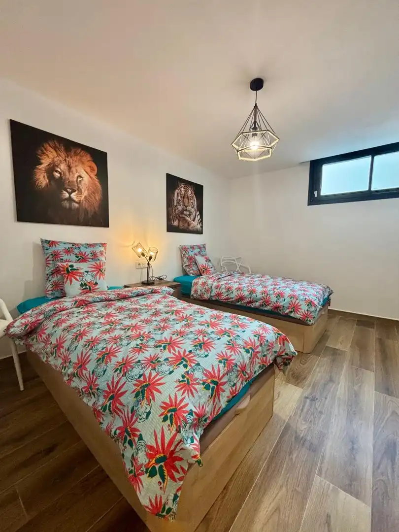 Dormitori de Casa o xalet en venda en Polop amb Aire condicionat, Jardí privat i Terrassa