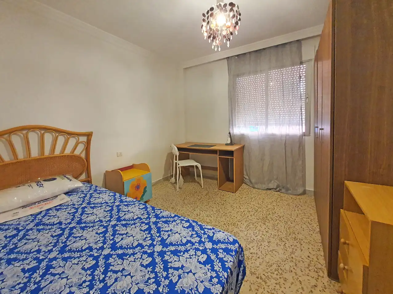 Zimmer in Calle de Alozaina, Santa Cristina - San Rafael