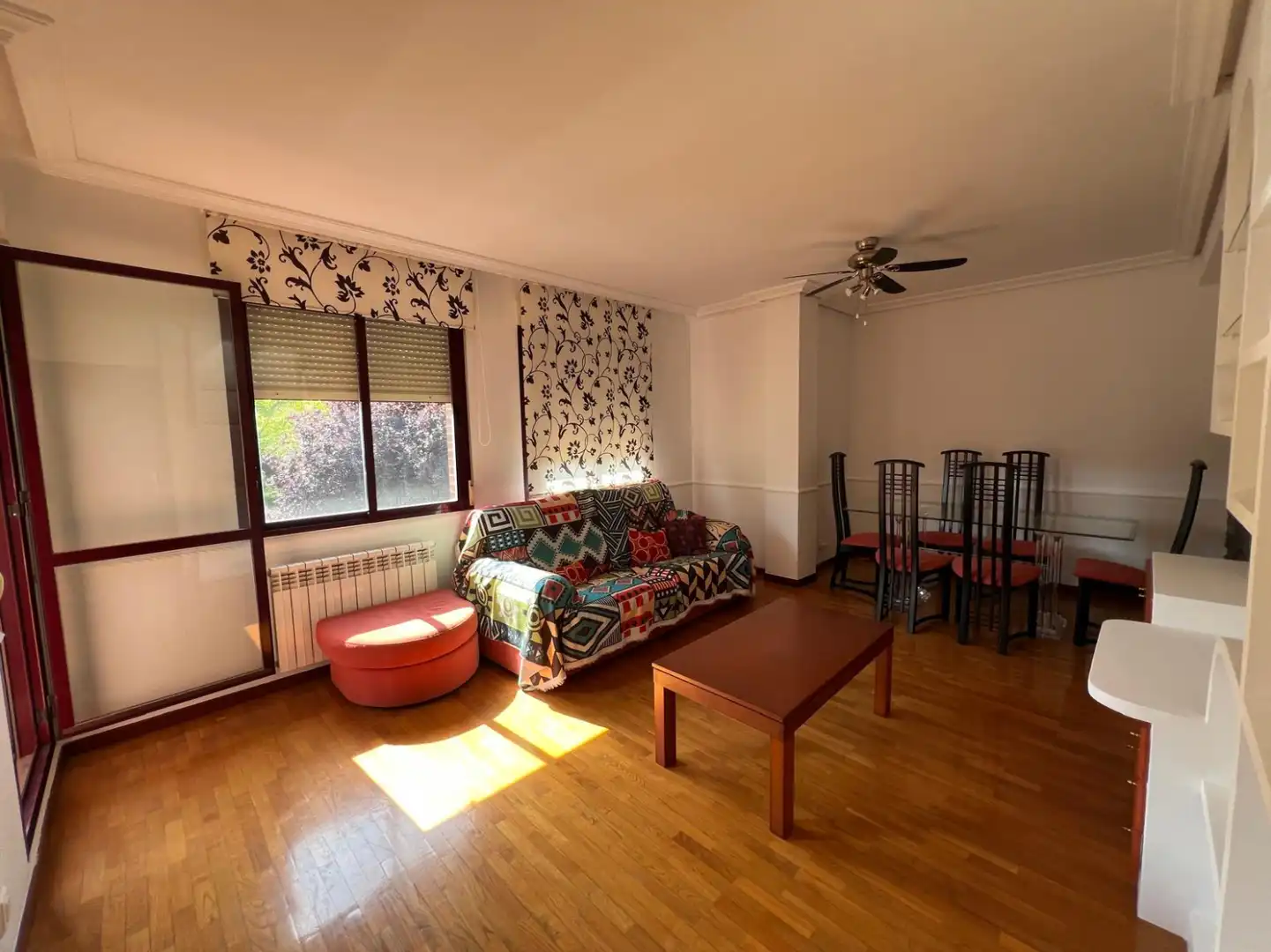 Sala de estar de Piso en venta en  Logroño con Calefacción, Terraza y Balcón