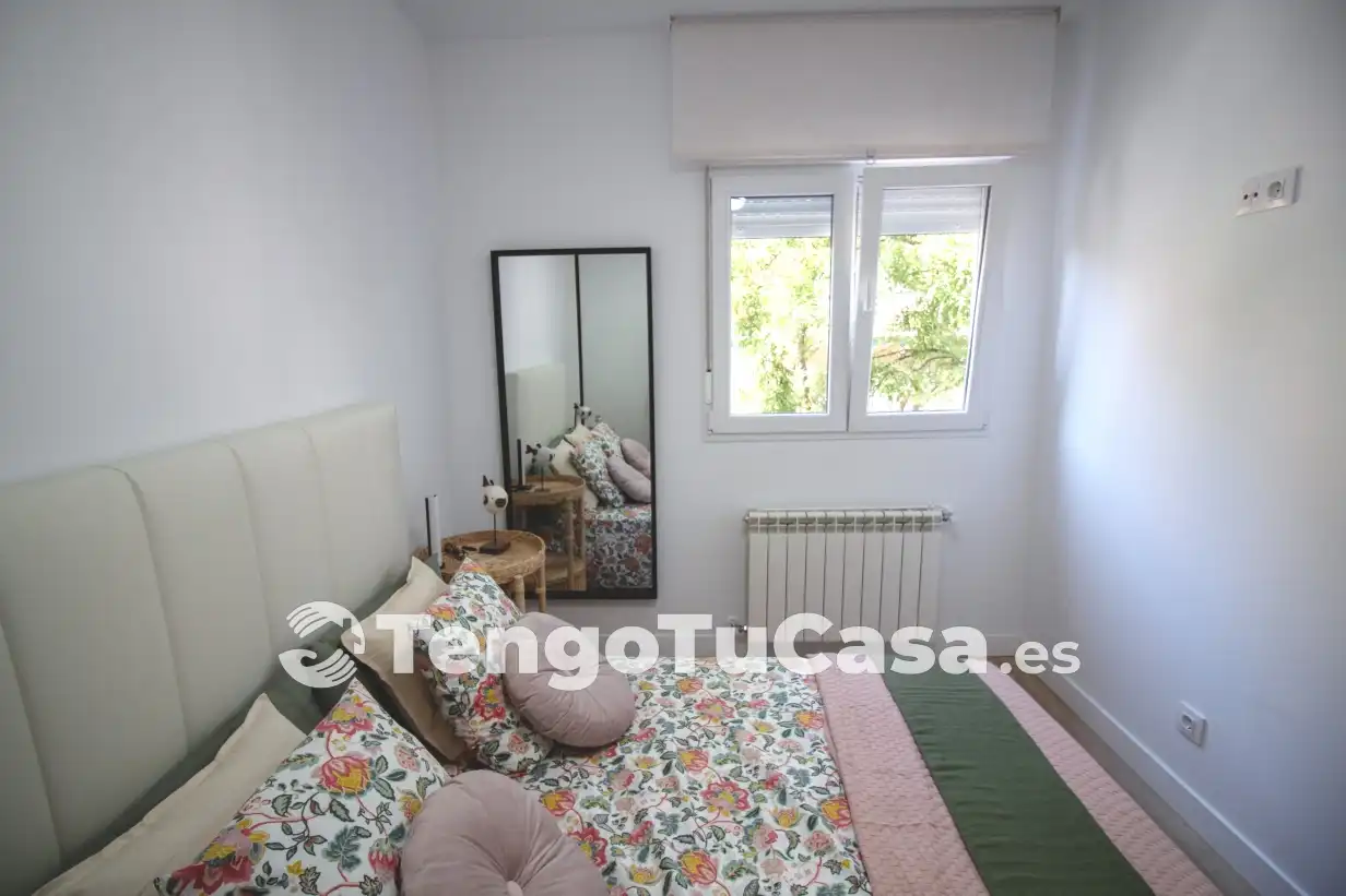 Bedroom of Flat for sale in Madrid  with Air Conditioner, Heating and Parquet flooring