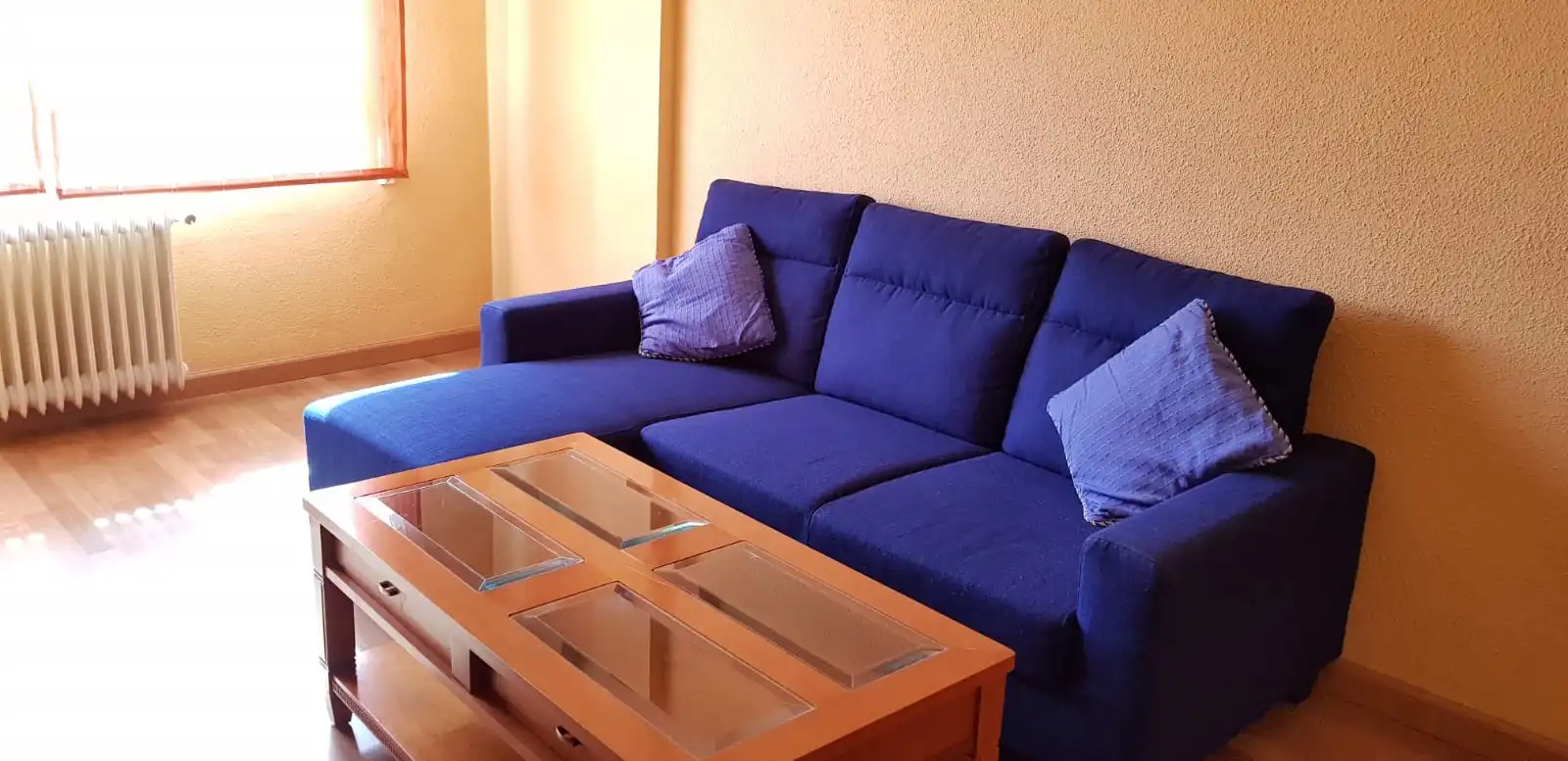 Wohnzimmer von Wohnungen zur Miete in Albacete mit Heizung, Parkett und Abstellraum