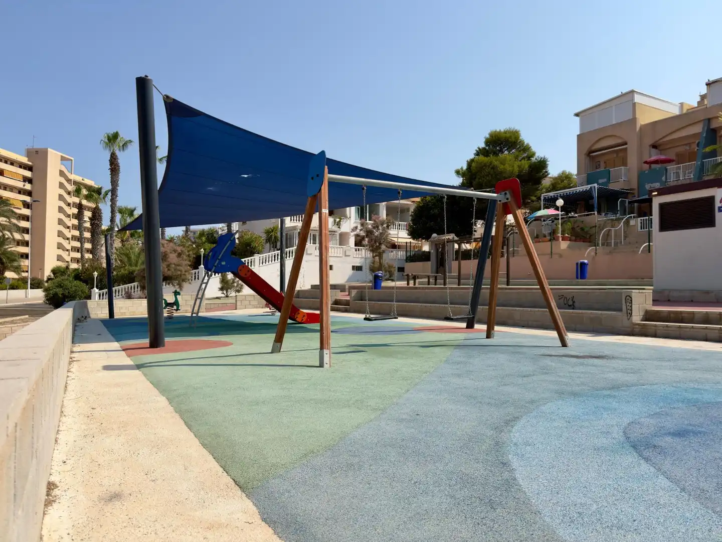 Vista exterior de Casa o chalet en venta en Torrevieja con Jardín privado, Amueblado y Piscina comunitaria